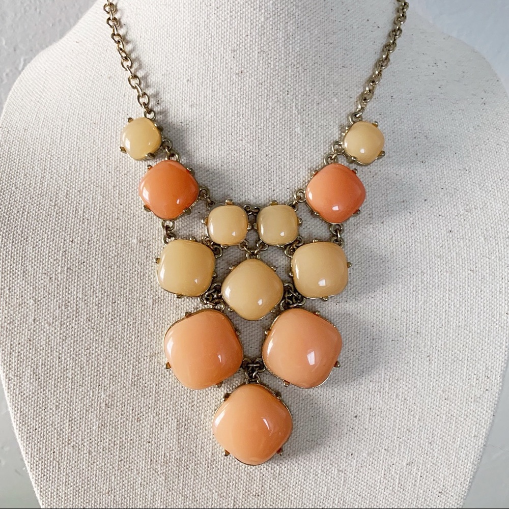 3for$15🛍 Francesca’s Peach Bubble Bib Necklace